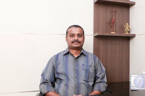 Dr.S.RAVIKUMAR..M.S.